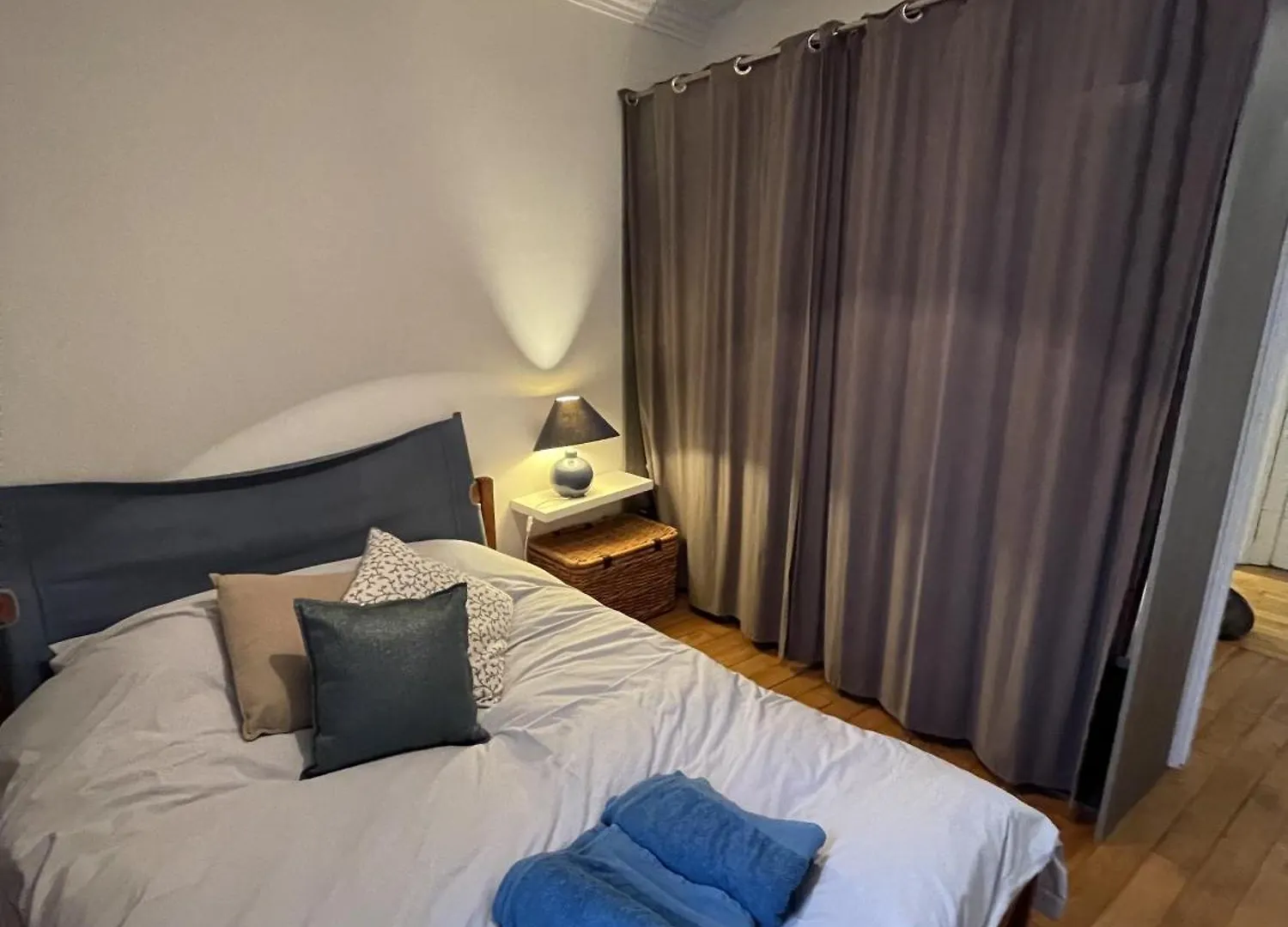 Sunny, Quiet 2-Room Apartment, 15Th - Montparnasse Paris France