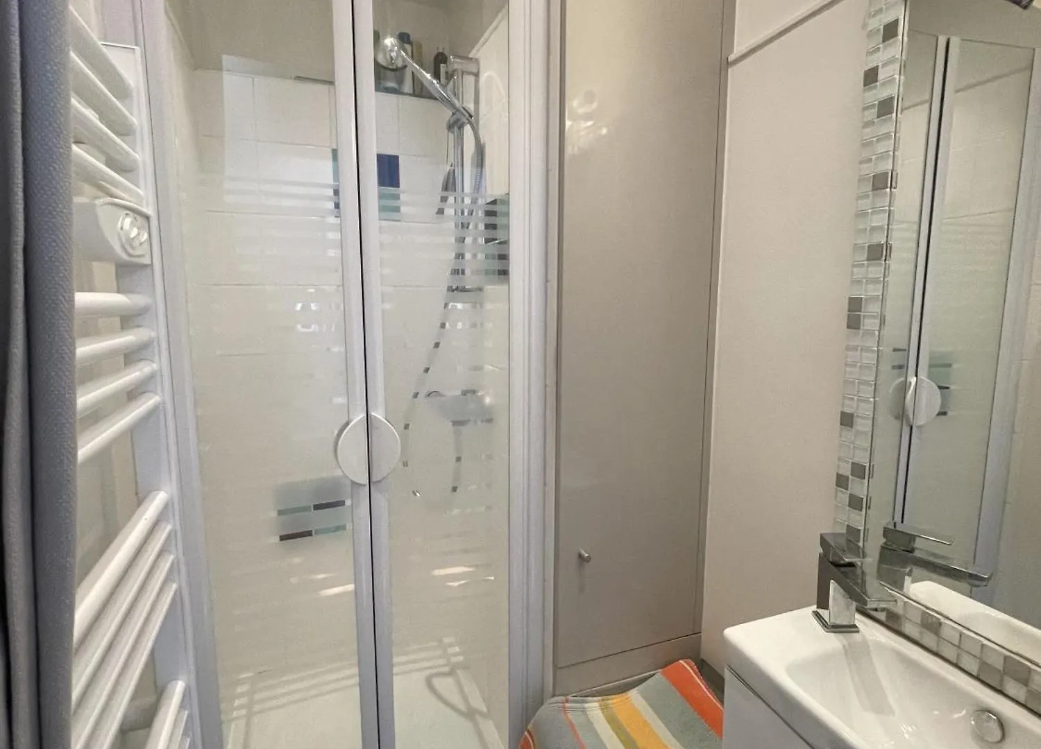 Sunny, Quiet 2-Room Apartment, 15Th - Montparnasse Paris
